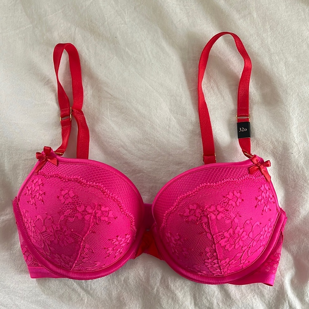 NWT Victoria’s Secret push up bra